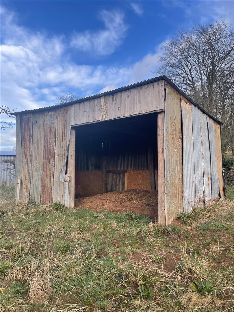 3.12 acres of Equestrian Land and Stable, Drakelow Lane, Kidderminster